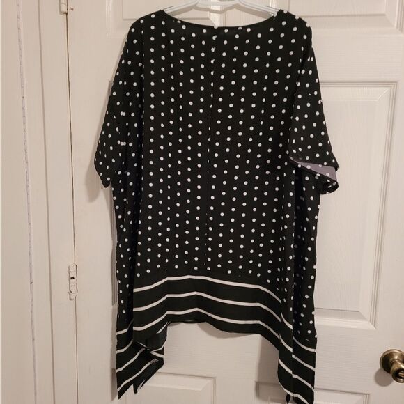 Emery Rose spotted shark bite hem top - Picture 2 of 5